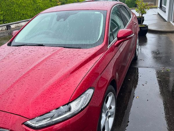 Ford Mondeo Hatchback, Diesel, 2017, Red