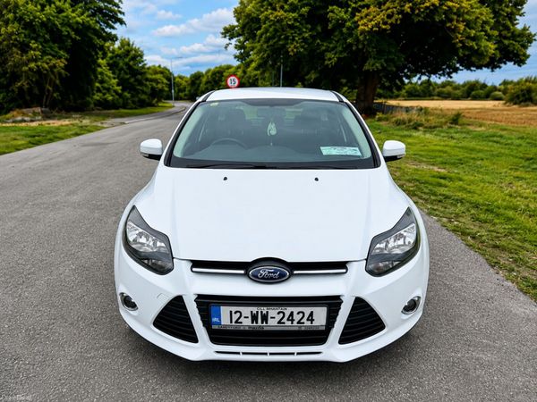 Ford Focus Hatchback, Petrol, 2012, White