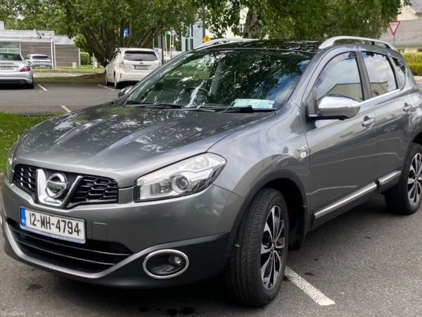 Nissan Qashqai Hatchback, Diesel, 2012, Grey