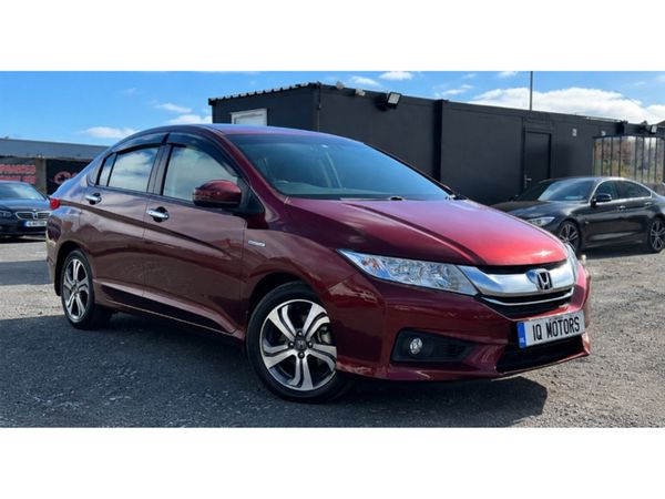 Honda Grace Saloon, Petrol Hybrid, 2015, Red