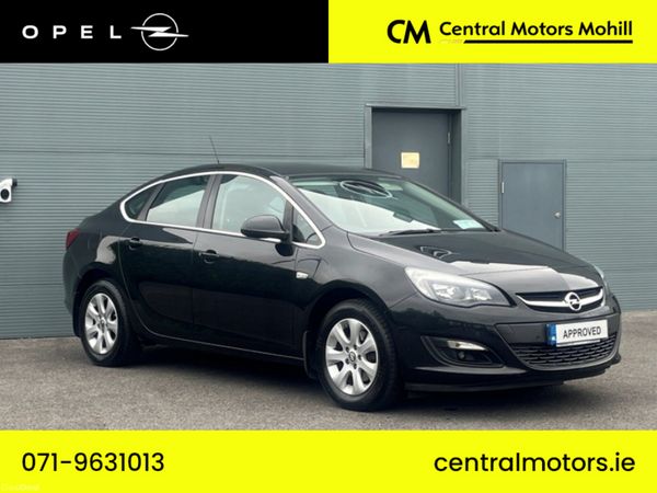 Opel Astra Saloon, Diesel, 2017, Black
