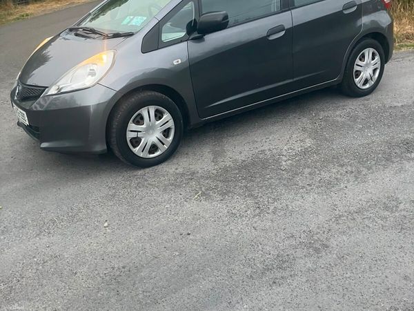 Honda Jazz Hatchback, Petrol, 2013, Grey
