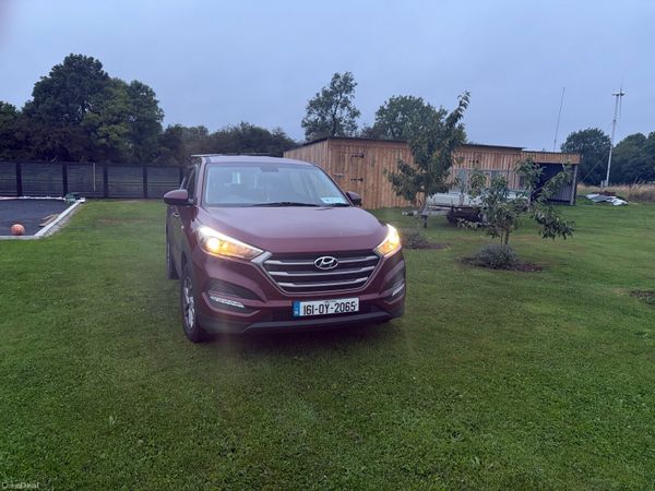 Hyundai Tucson SUV, Diesel, 2016, Red