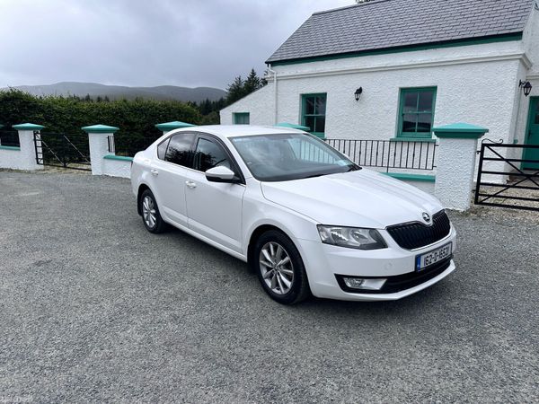 Skoda Octavia Saloon, Diesel, 2016, White