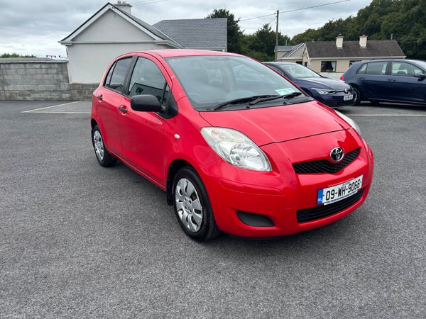 Toyota Yaris Hatchback, Petrol, 2009, Red