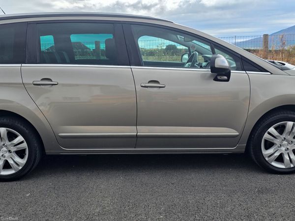 Peugeot 5008 MPV, Diesel, 2015, Grey