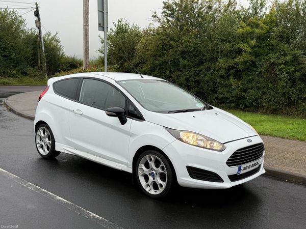 Ford Fiesta Hatchback, Petrol, 2013, White