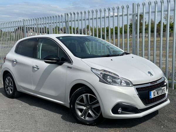 Peugeot 208 Hatchback, Petrol, 2017, White