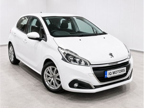 Peugeot 208 Hatchback, Petrol, 2016, White