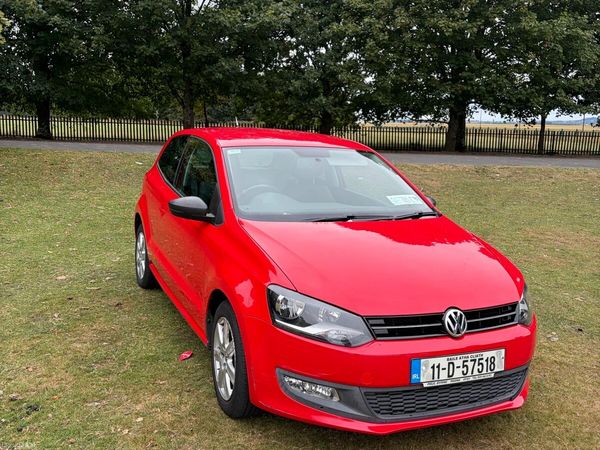 Volkswagen Polo Hatchback, Petrol, 2011, Red