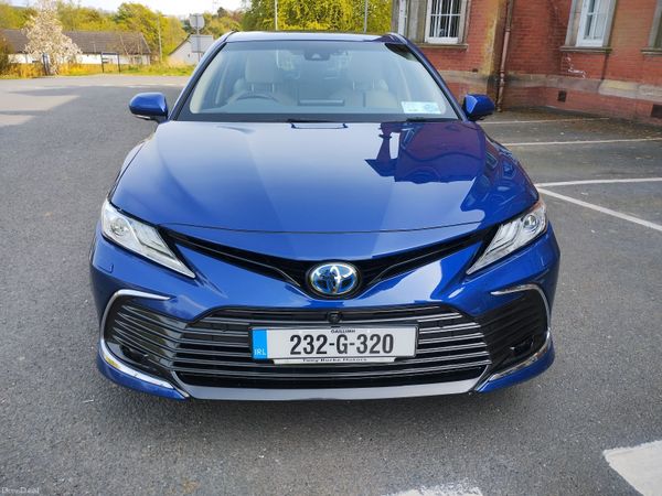 Toyota Camry Saloon, Petrol Hybrid, 2023, Blue