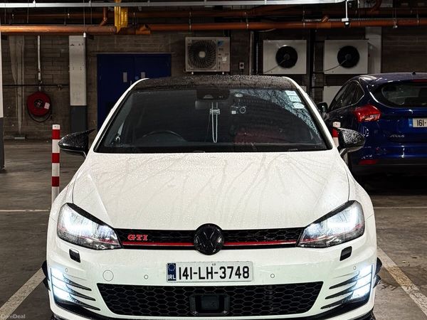 Volkswagen Golf Hatchback, Petrol, 2014, White
