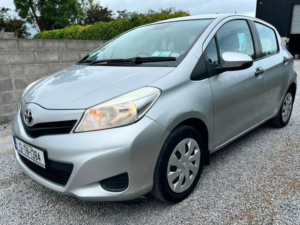 Toyota Yaris Hatchback, Petrol, 2012, Silver