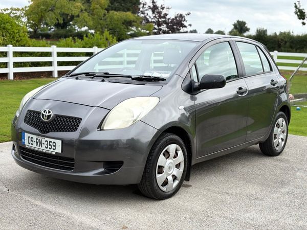 Toyota Yaris Hatchback, Petrol, 2009, Grey