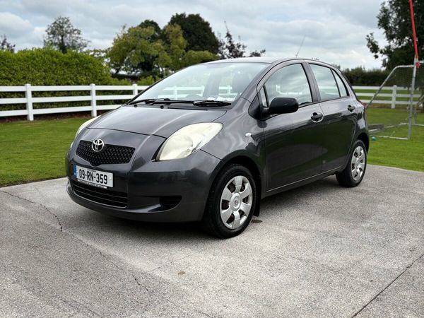 Toyota Yaris Hatchback, Petrol, 2009, Grey