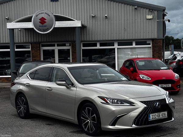 Lexus ES Saloon, Petrol Hybrid, 2022, White