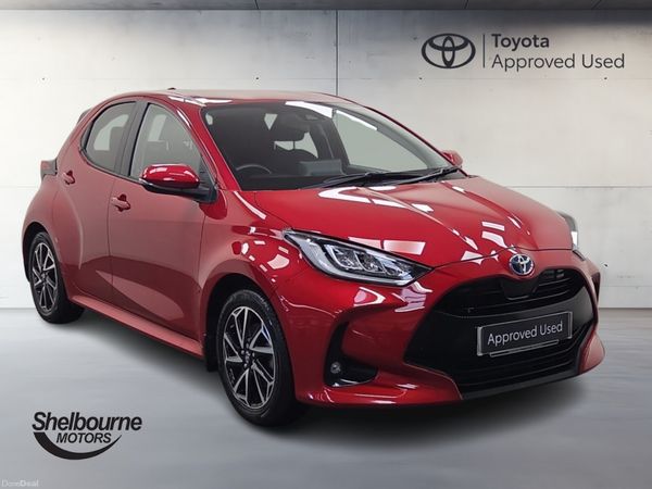 Toyota Yaris Hatchback, Petrol Hybrid, 2023, Red