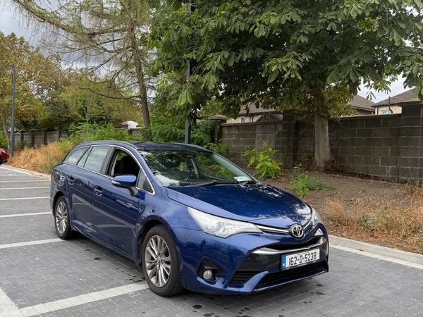 Toyota Avensis MPV, Diesel, 2016, Blue