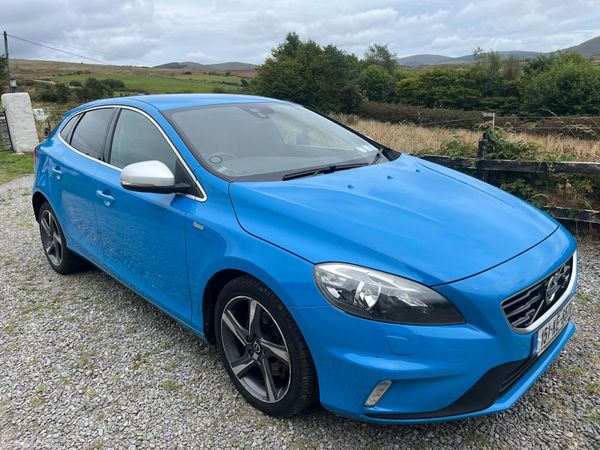 Volvo V40 Hatchback, Diesel, 2015, Blue