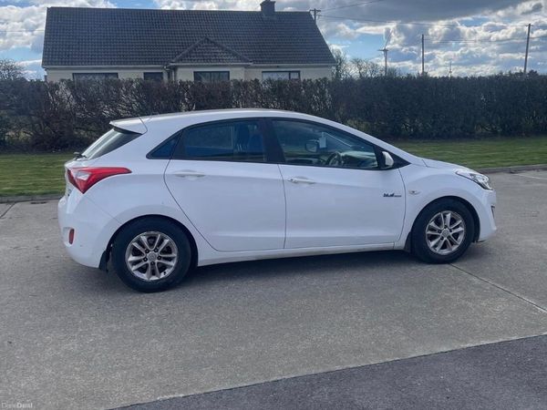 Hyundai i30 Hatchback, Petrol, 2014, White