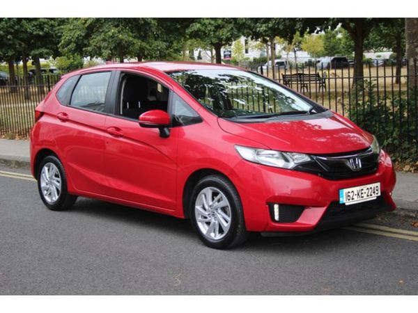Honda Jazz Hatchback, Petrol, 2016, Red