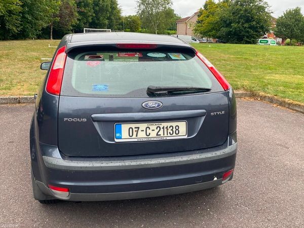 Ford Focus Hatchback, Petrol, 2007, Grey