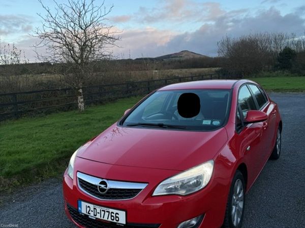 Opel Astra MPV, Diesel, 2012, Red