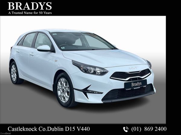 Kia Ceed Hatchback, Diesel, 2023, White