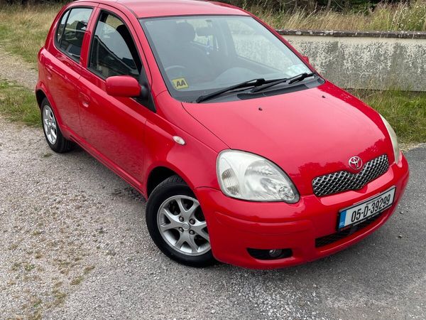 Toyota Yaris Hatchback, Petrol, 2005, Red