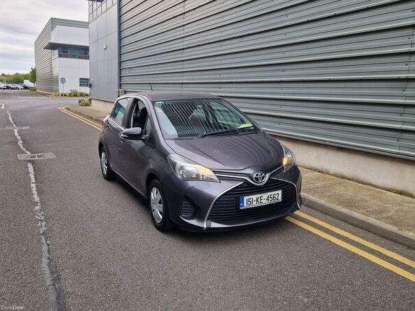 Toyota Yaris Hatchback, Petrol, 2015, Grey