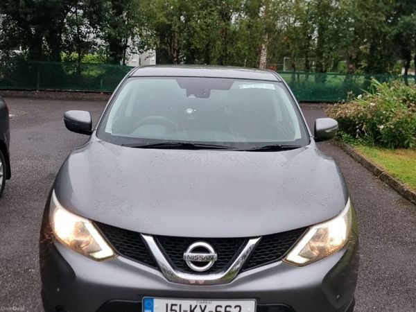 Nissan Qashqai Hatchback, Diesel, 2015, Grey