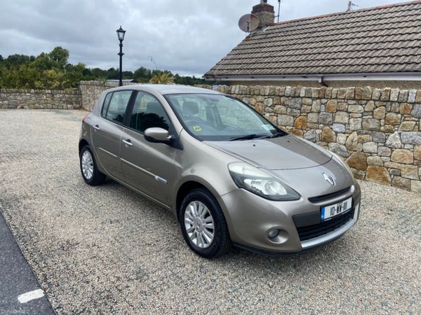 Renault Clio Hatchback, Unknown, 2010, Gold