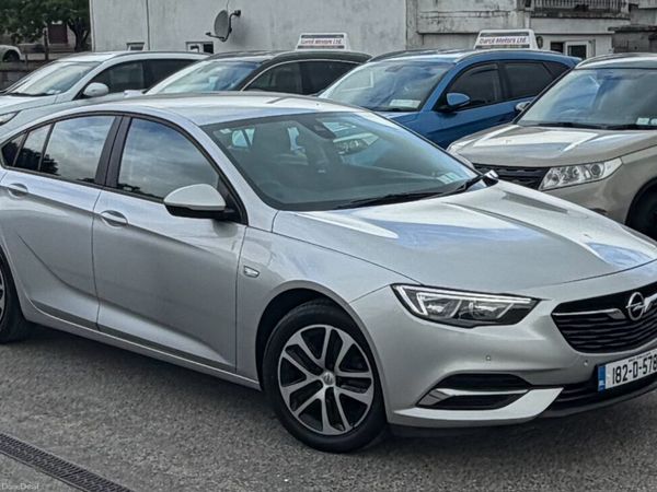 Opel Insignia Hatchback, Diesel, 2018, Grey