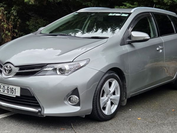 Toyota Auris Estate/Jeep, Diesel, 2013, Grey