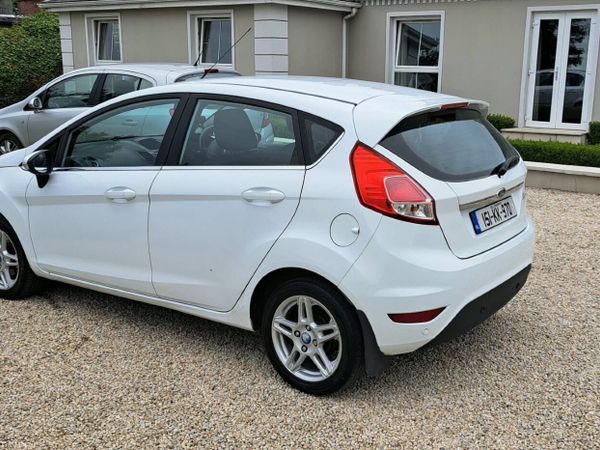 Ford Fiesta Hatchback, Petrol, 2015, White