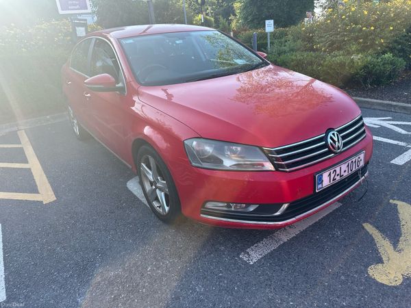 Volkswagen Passat Saloon, Diesel, 2012, Red
