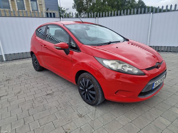 Ford Fiesta Hatchback, Petrol, 2009, Red