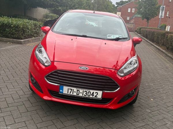 Ford Fiesta Hatchback, Petrol, 2017, Red
