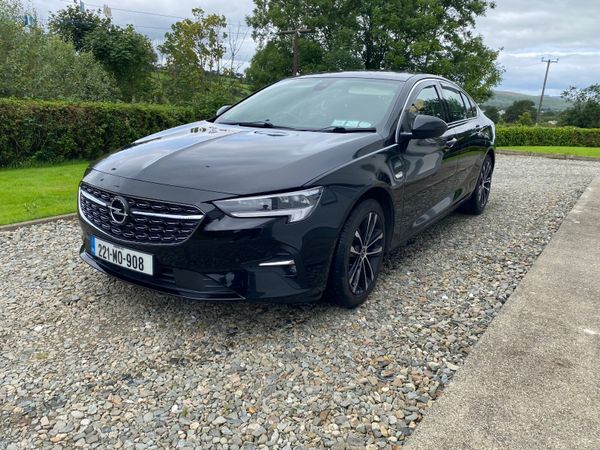 Opel Insignia Hatchback, Diesel, 2022, Black