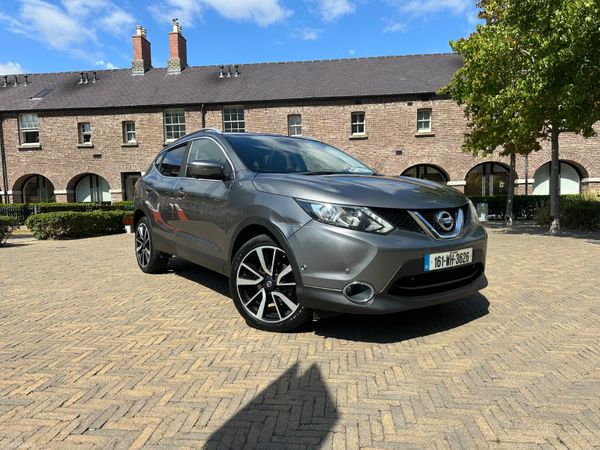 Nissan Qashqai Hatchback, Diesel, 2016, Grey
