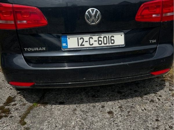 Volkswagen Touran MPV, Diesel, 2012, Black