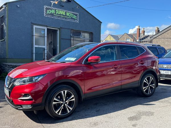 Nissan Qashqai MPV, Petrol, 2021, Red