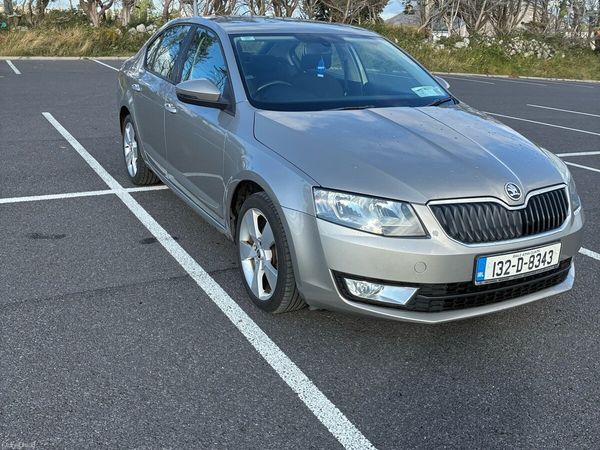 Skoda Octavia Saloon, Diesel, 2013, Beige