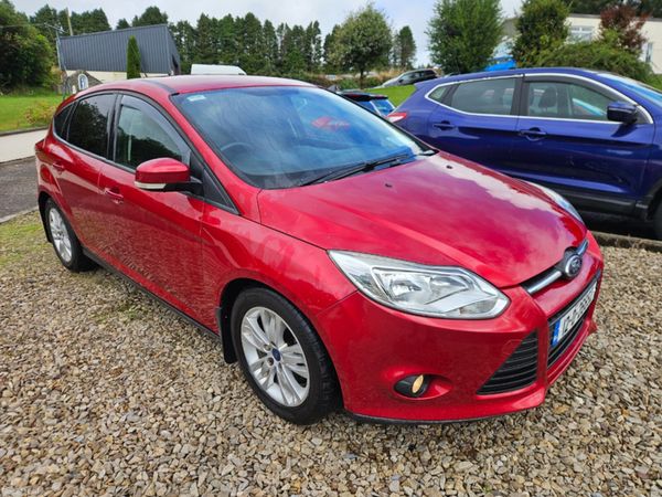 Ford Focus Hatchback, Diesel, 2012, Red