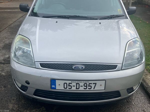 Ford Fiesta Hatchback, Petrol, 2005, Silver