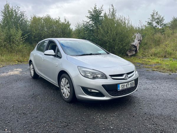 Vauxhall Astra Hatchback, Petrol, 2013, Silver