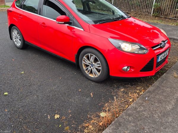 Ford Focus Hatchback, Diesel, 2014, Red