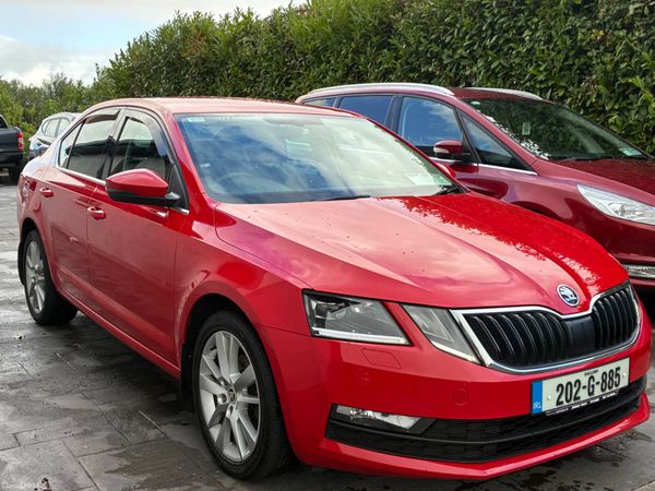 Skoda Octavia Saloon, Diesel, 2020, Red