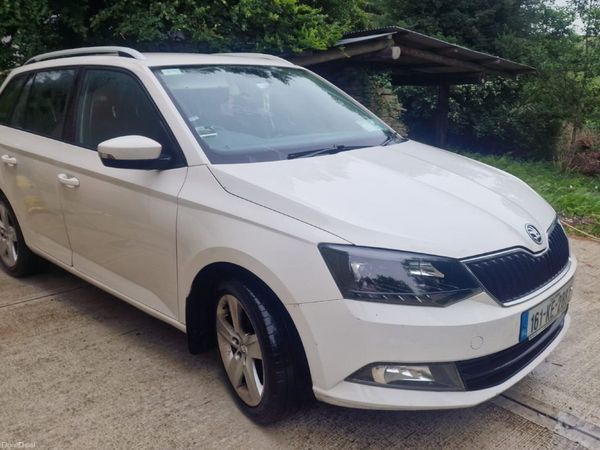 Skoda Fabia Estate, Petrol, 2016, White