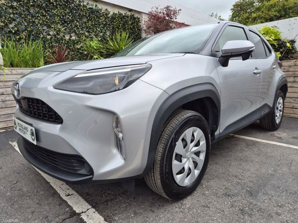 Toyota Yaris Cross SUV, Petrol Hybrid, 2022, Silver